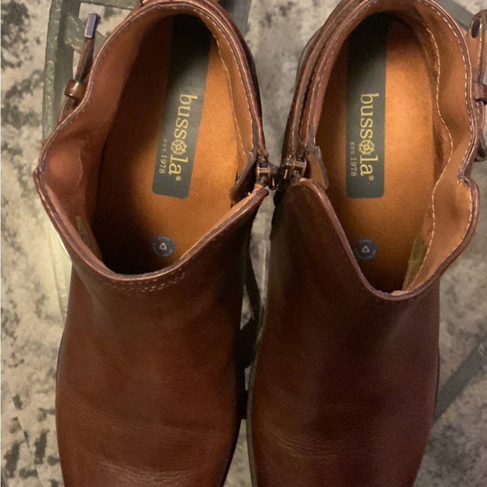 Bussola dark brown leather boots, size 39, European like new.